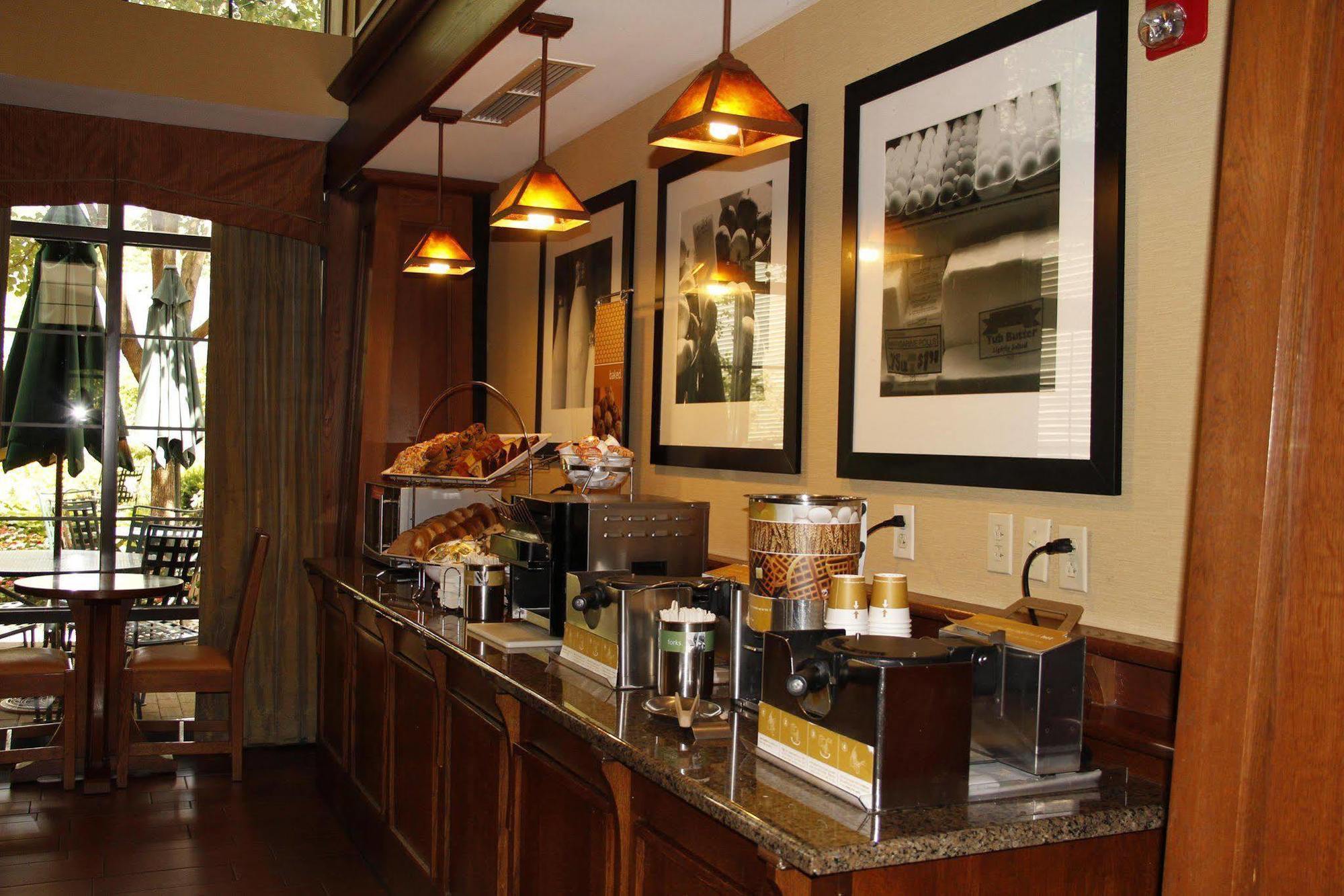 Hampton Inn & Suites Rochester/Victor Restaurant photo